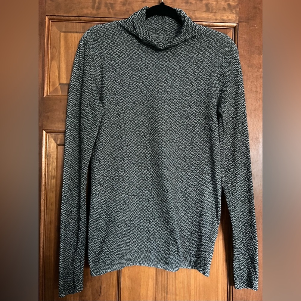 Athleta long sleeve top​ - Picture 2 of 7